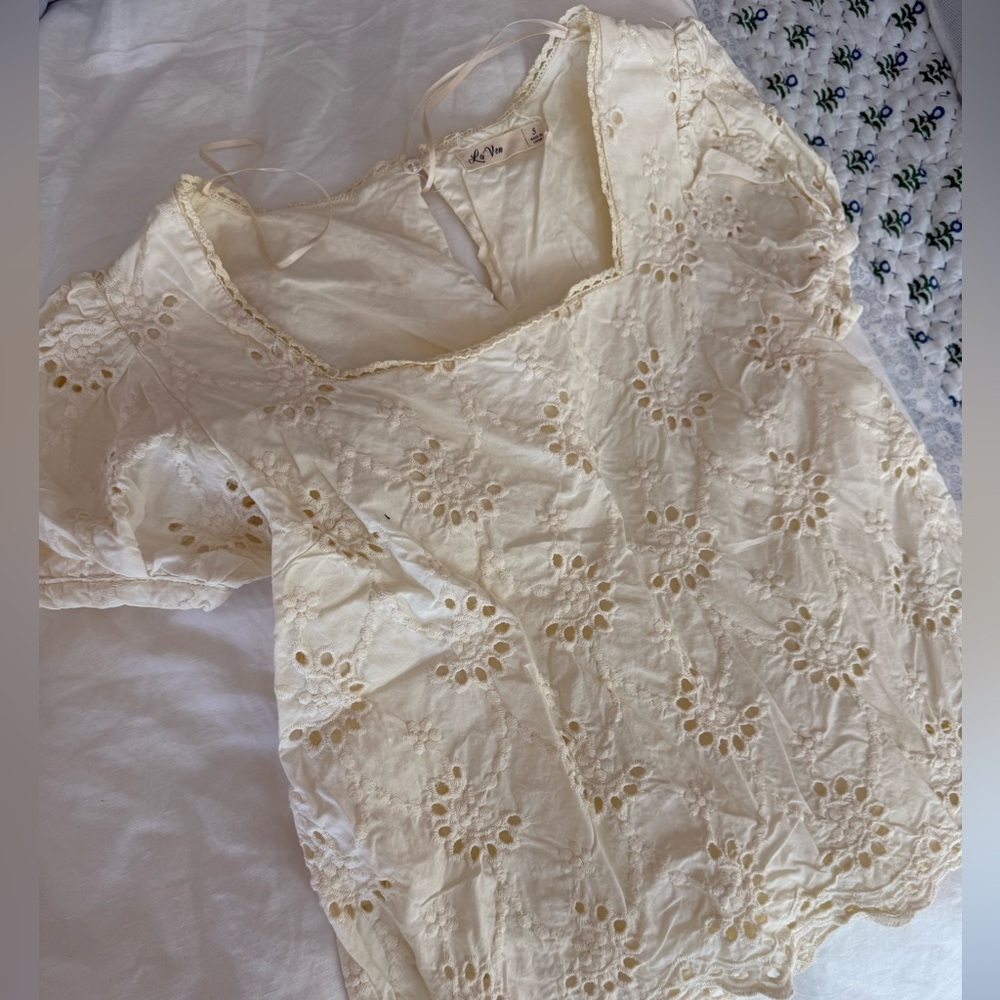 Le Vie Cream Floral Eyelet Blouse